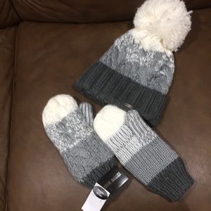 Steve Madden beanie and mitten set